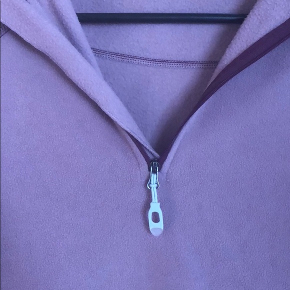 Mountain hardware pullover! - Picture 3 of 3